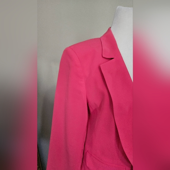 BISOU BISOU Hot pink single button closure blazer. Size Medium - Picture 4 of 11
